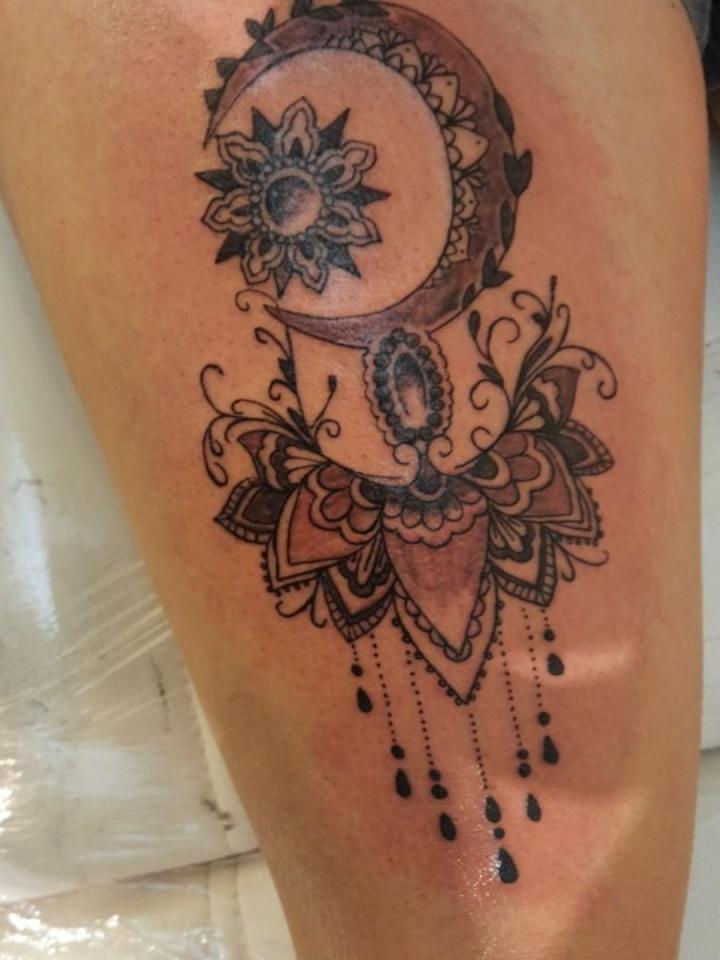 Embellissement de tatouage Louviers