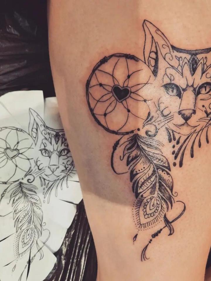 Embellissement de tatouage Louviers