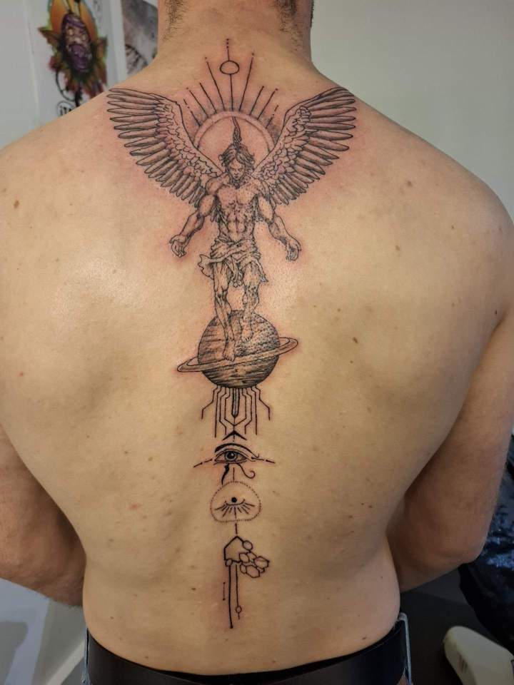 Révision artistique de tatouage Louviers